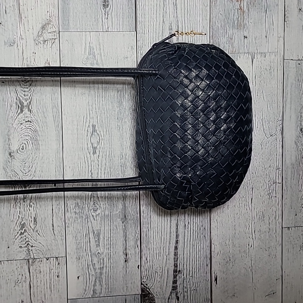 Vintage Brio Genuine Woven Leather Purse